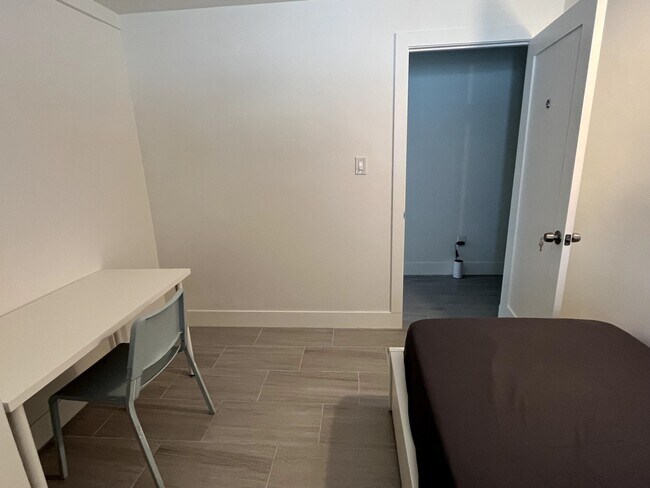 Foto del edificio - 1101 W Vernon Ave