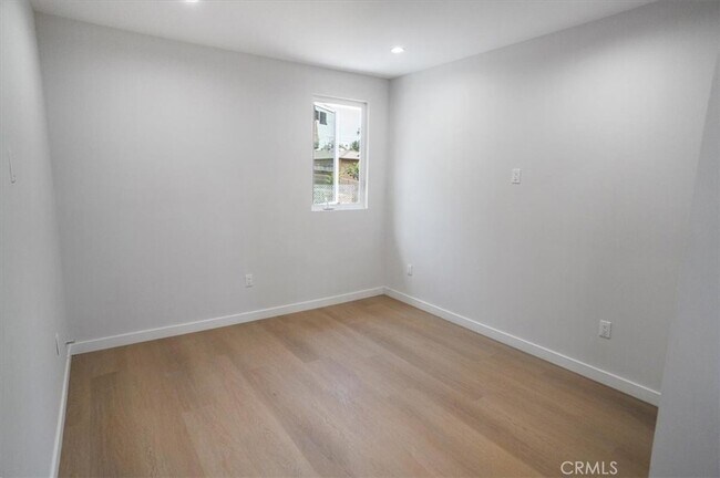 Foto del edificio - 10324 Silverton Ave