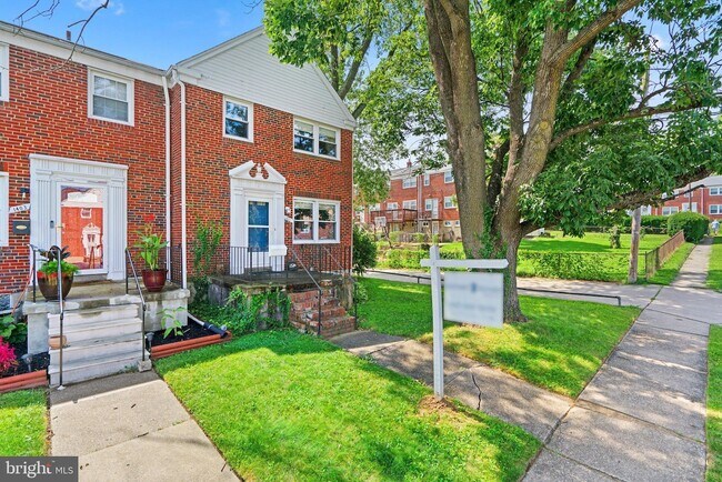 Foto del edificio - 1401 Clairidge Rd