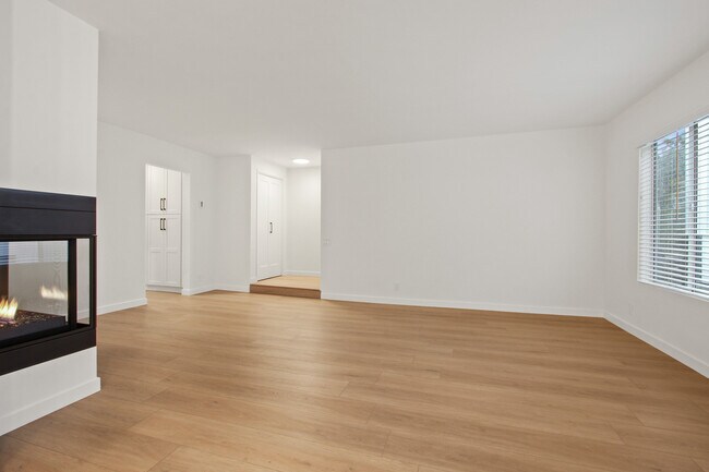 Building Photo - 848 10th St