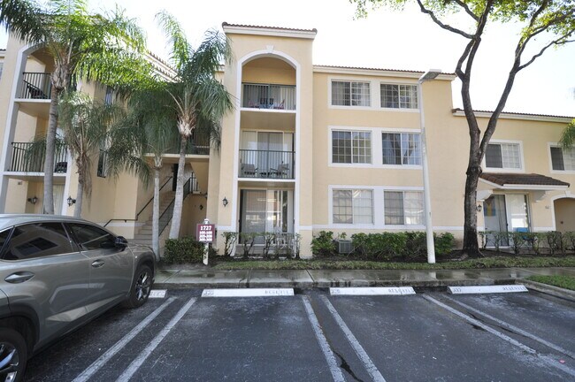 Building Photo - 1727 Village Blvd