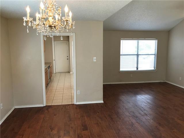 Building Photo - 617 Little Fox Ln