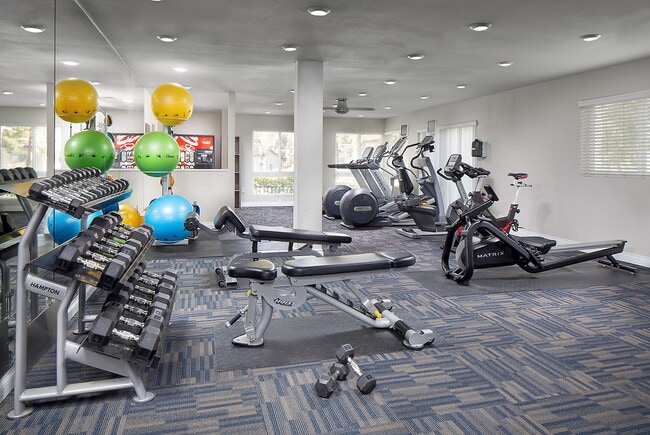 Building Photo - mission-hills