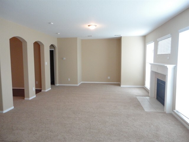 Building Photo - 2306 Hollyfield Ln