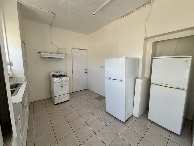 Foto del edificio - 4211 Parker Ave