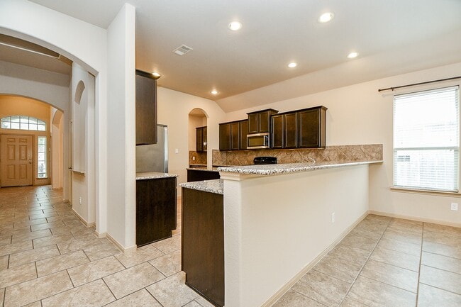 Foto del edificio - 11022 Ellison Ridge Dr