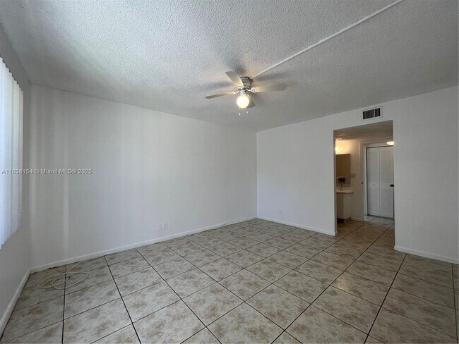 Foto del edificio - 4354 NW 9th Ave