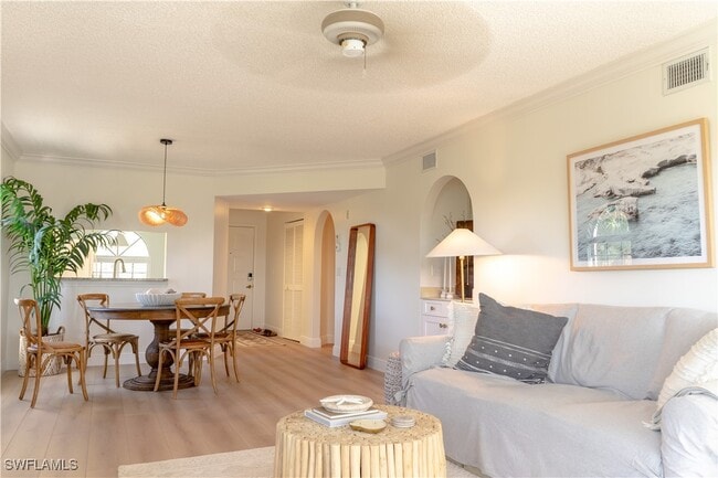 Foto del edificio - 265 Deerwood Cir