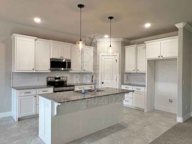 Building Photo - Tontitown- Single-Family Homes- Spacious Hickorywood Plan