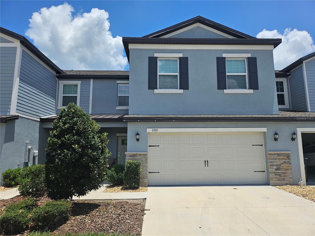 Foto principal - 2205 Cerulean Sky Dr