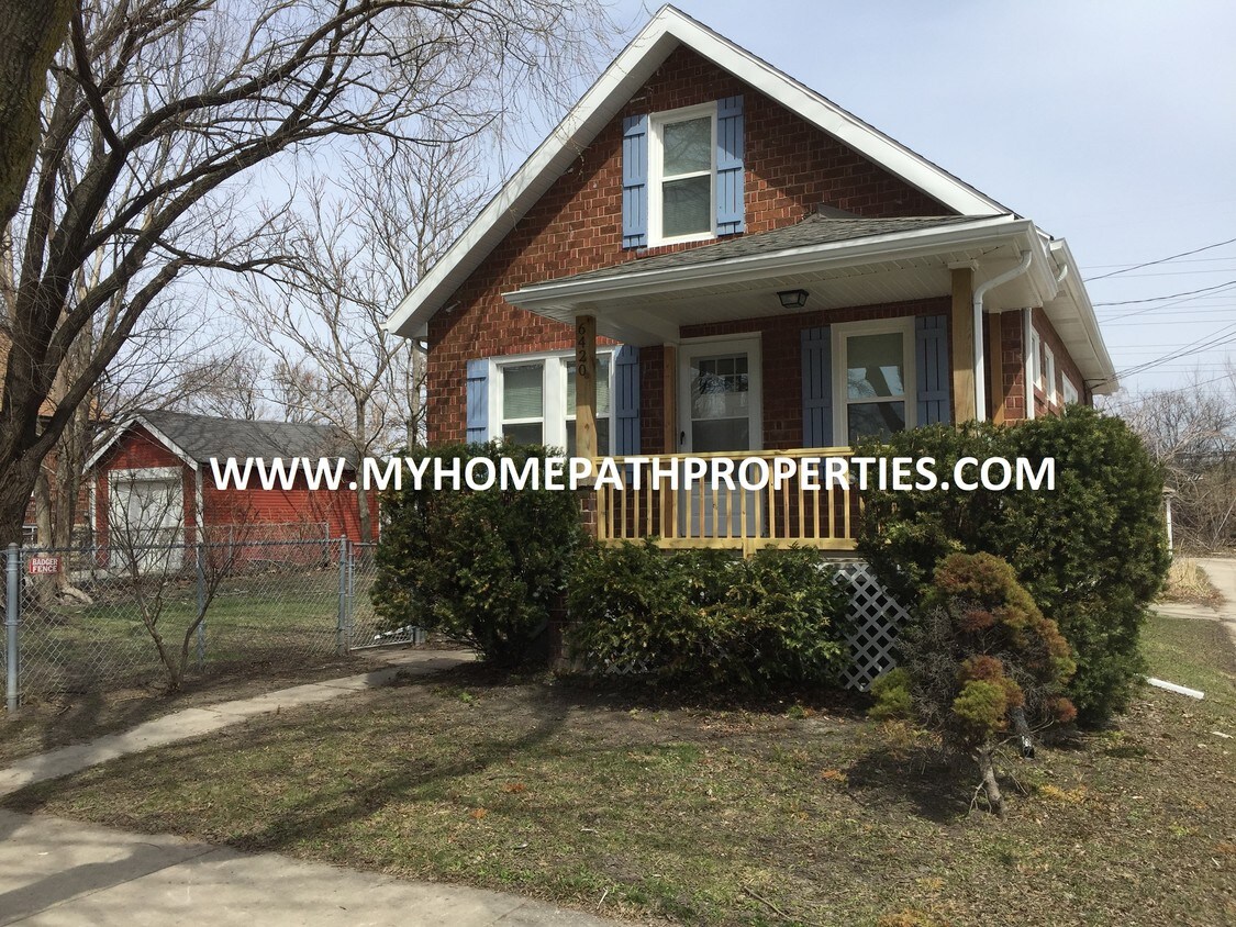 Primary Photo - 6420 W Dixon St