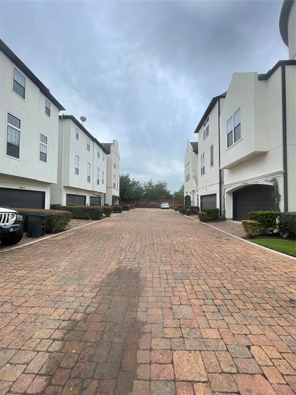 Building Photo - 9944 Woodwind Lane North