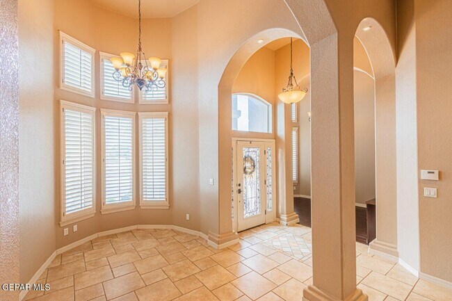 Building Photo - 3849 Tierra Campa Dr