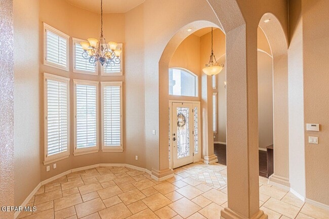 Foto del edificio - 3849 Tierra Campa Dr