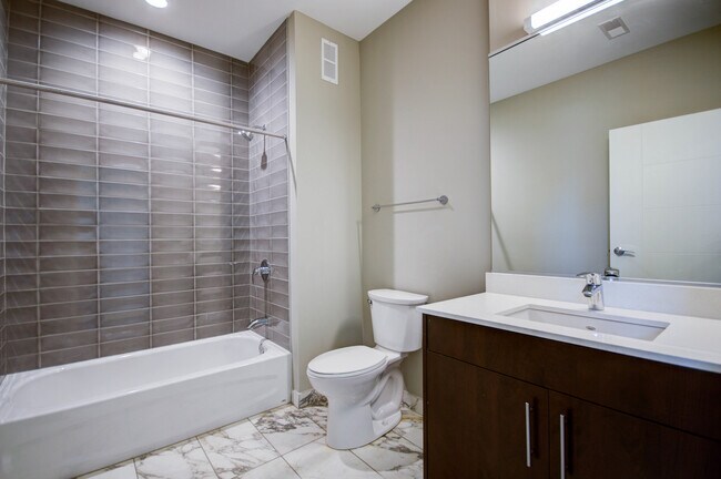 Foto del edificio - 851 W Grand Ave