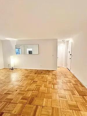 Building Photo - 88 Bleecker St