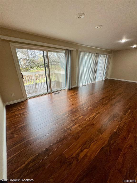 Building Photo - 7146 Pebble Park Dr