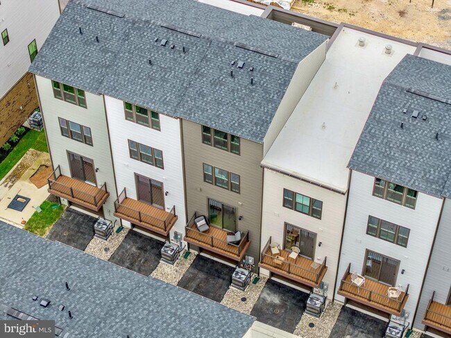 Foto del edificio - 828 Watts St