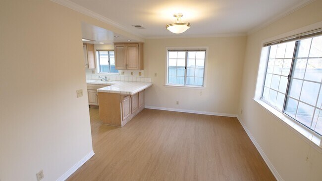 Foto del edificio - 2219 Gates Ave