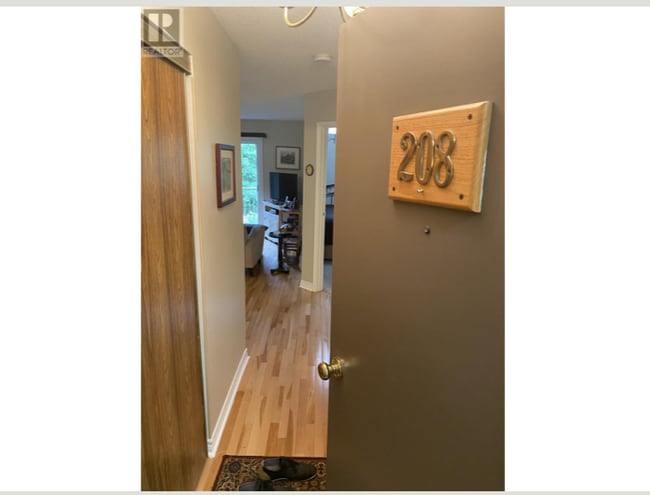 porte de condo - 573 Armstrong Rd