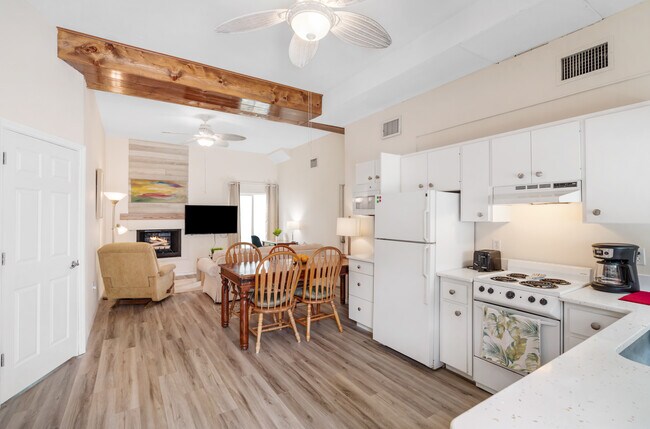 Foto del edificio - 1440 Everest Rd