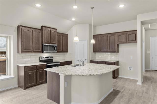 Building Photo - 716 Long Iron Dr