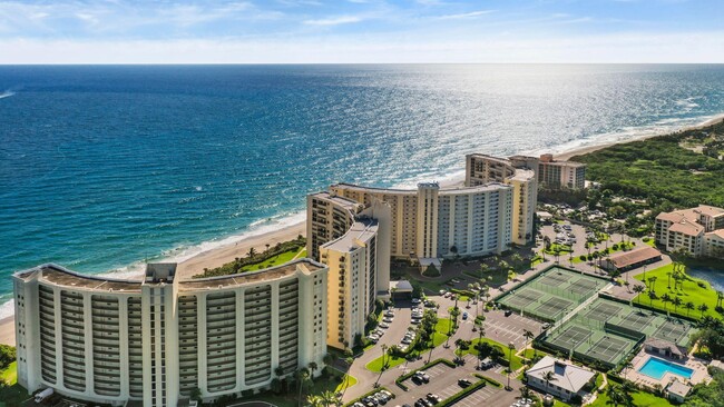 Foto del edificio - 400 Ocean Trail Way