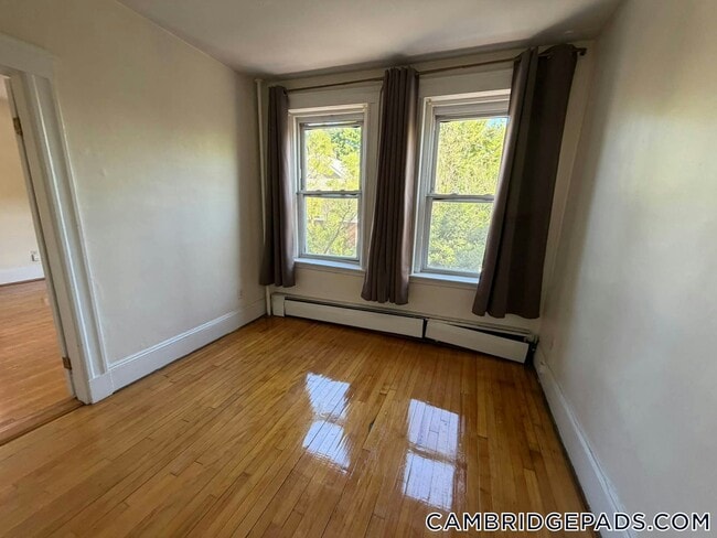 Building Photo - 47 Inman St