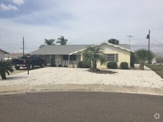 Building Photo - 705 Cypress Pl