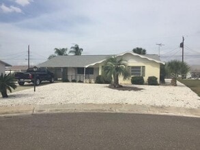 Building Photo - 705 Cypress Pl