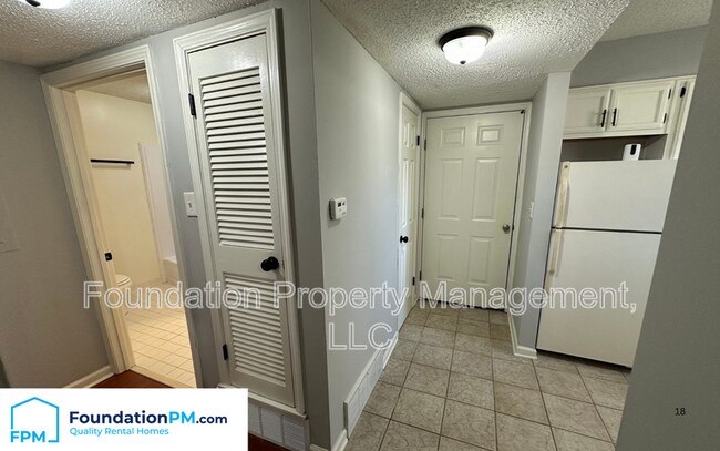 Building Photo - 34 N Idlewild St