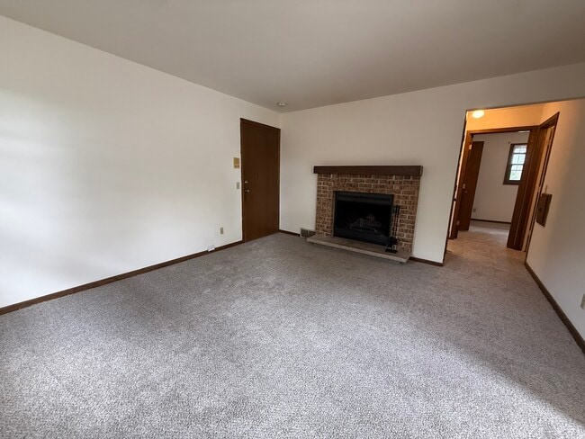 Building Photo - 2613 Smithfield Dr