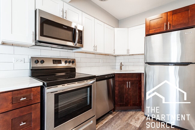 Building Photo - 745 W Gordon Ter