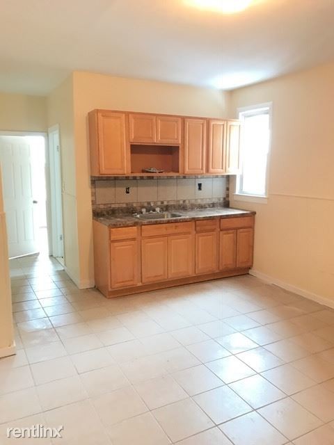 2 br, 1 bath - 365 Howard Ave Apt 1R - 2 br, 1 bath  - 365 Howard Ave Apt 1R