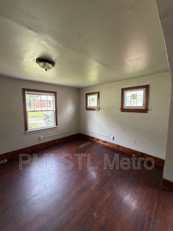 Building Photo - 5336 Fletcher St