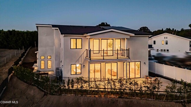 Building Photo - 252 Capri Dr