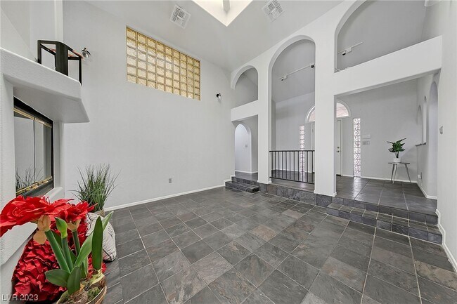 Foto del edificio - 5950 Fast Ln