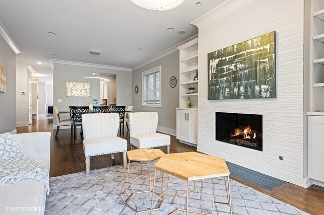 Building Photo - 3324 N Damen Ave.