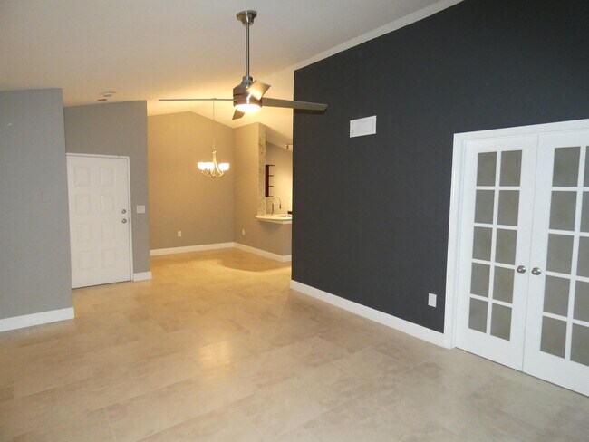 Foto del edificio - 2851 N Oakland Forest Dr