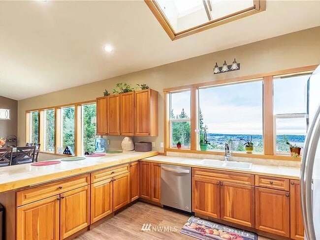 Building Photo - 202 Fox Hollow Rd