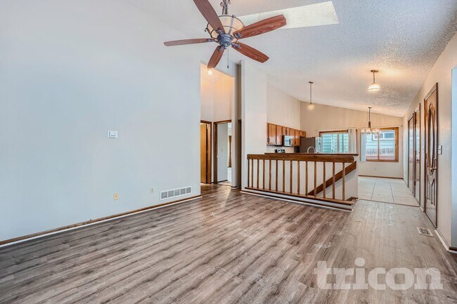 Building Photo - 3606 S Gibralter Cir