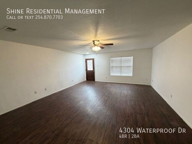 Foto del edificio - 4304 Waterproof Dr