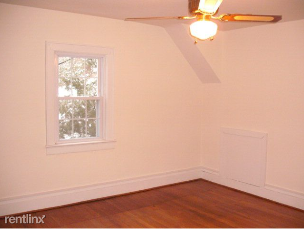 Building Photo - 4 br, 1 bath House - 150 Main Street
