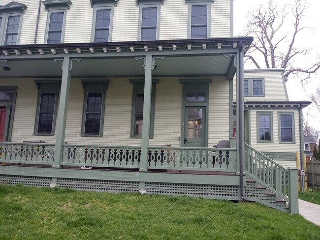 Building Photo - 22 Catherine St