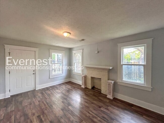 Building Photo - 667 Sevier St