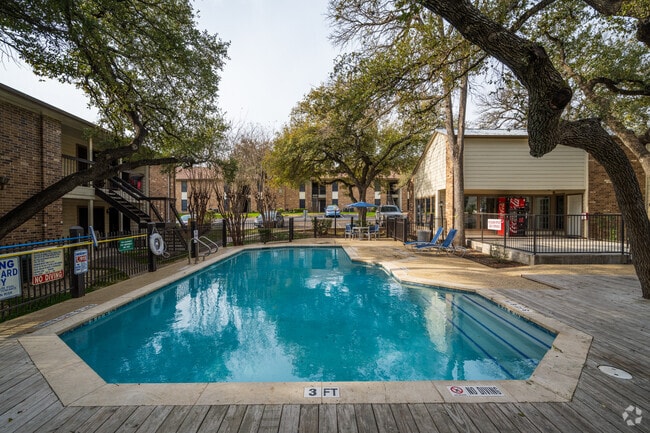 Pool - Cricket Hollow Apartments