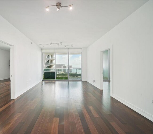 Foto del edificio - 900 Biscayne Blvd