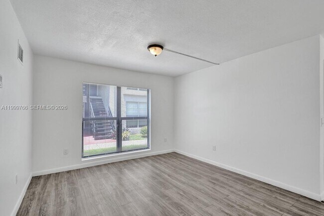 Foto del edificio - 4511 Treehouse Ln