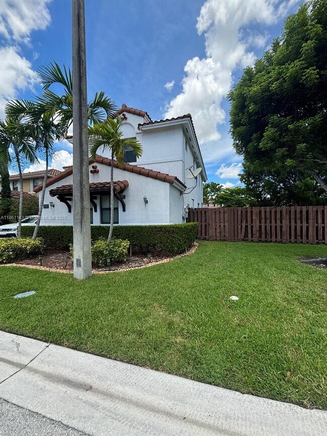 Foto del edificio - 9713 NW 8th Terrace