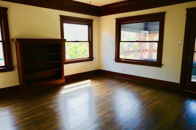 Foto del edificio - 2938 1/2 S La Salle Ave